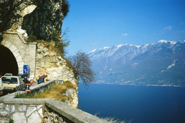 51 Gardasee_Stau im Tunnel